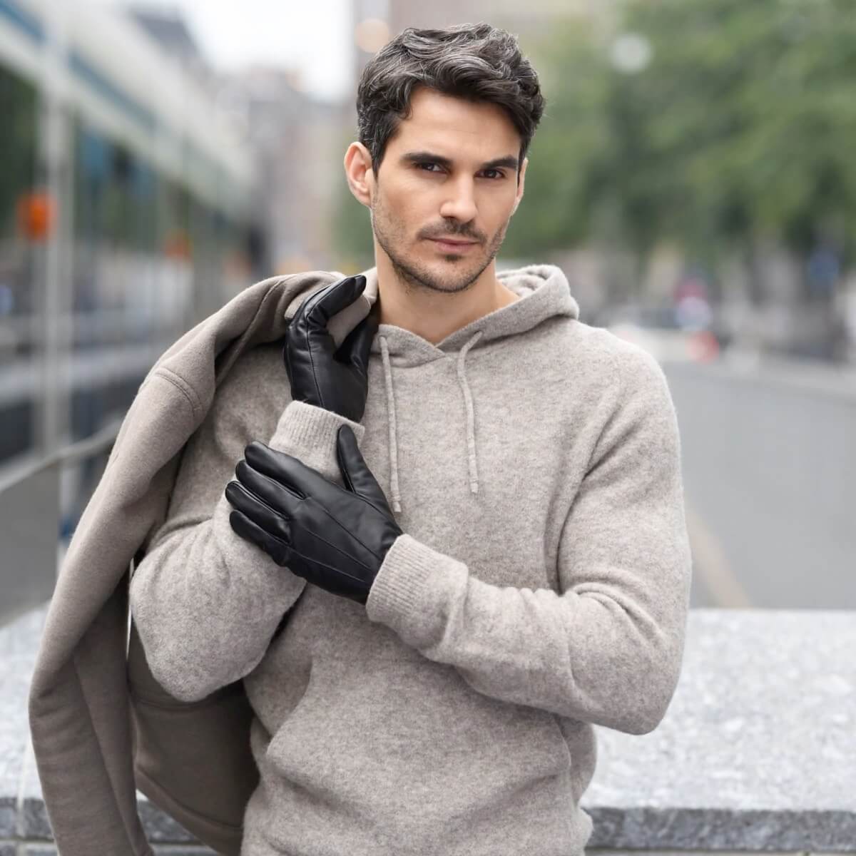 Al Capone (black) – Sheepskin leather gloves with luxurious faux fur lining & touchscreen feature - Image 6