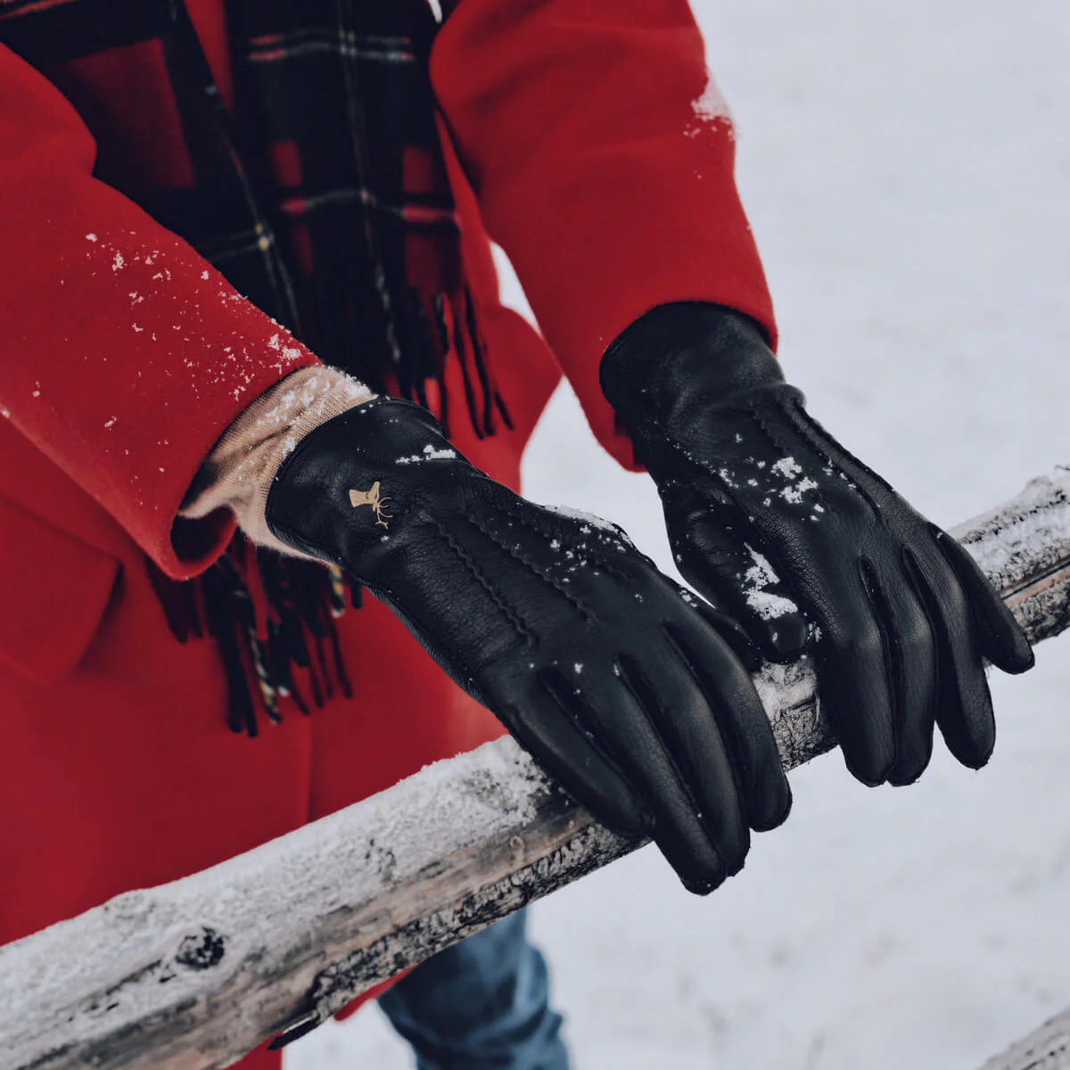 Alessandra (black) - Goatskin leather gloves with lambswool lining & touchscreen feature - Image 9