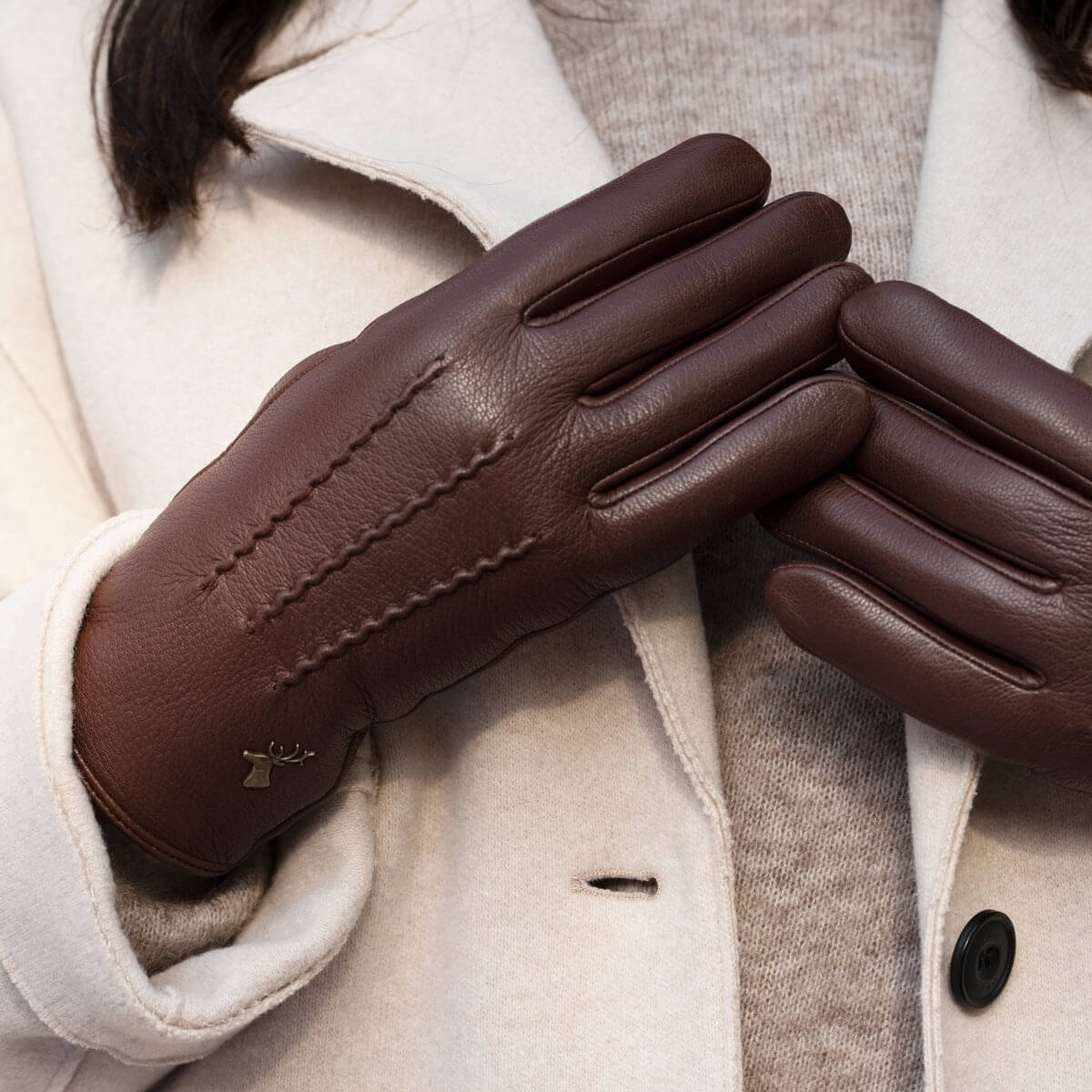 Alessandra (brown) - Goatskin leather gloves with lambswool lining & touchscreen feature - Image 9