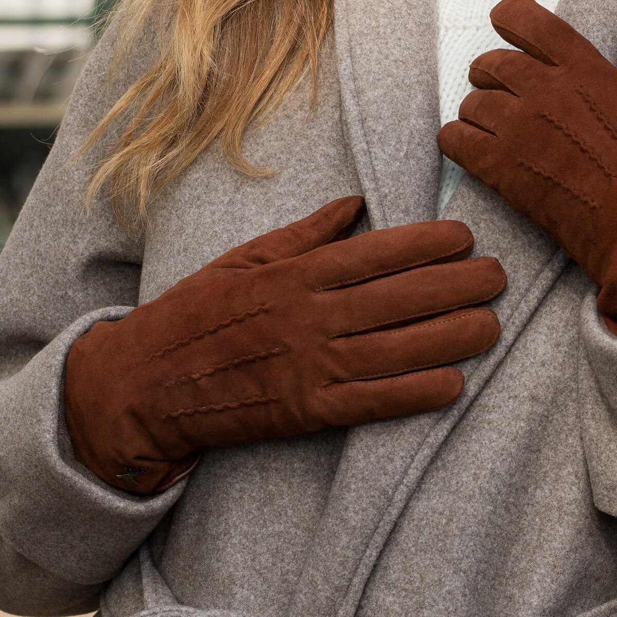Elizabeth (brown) - Suede leather gloves with warm faux fur lining - Image 12