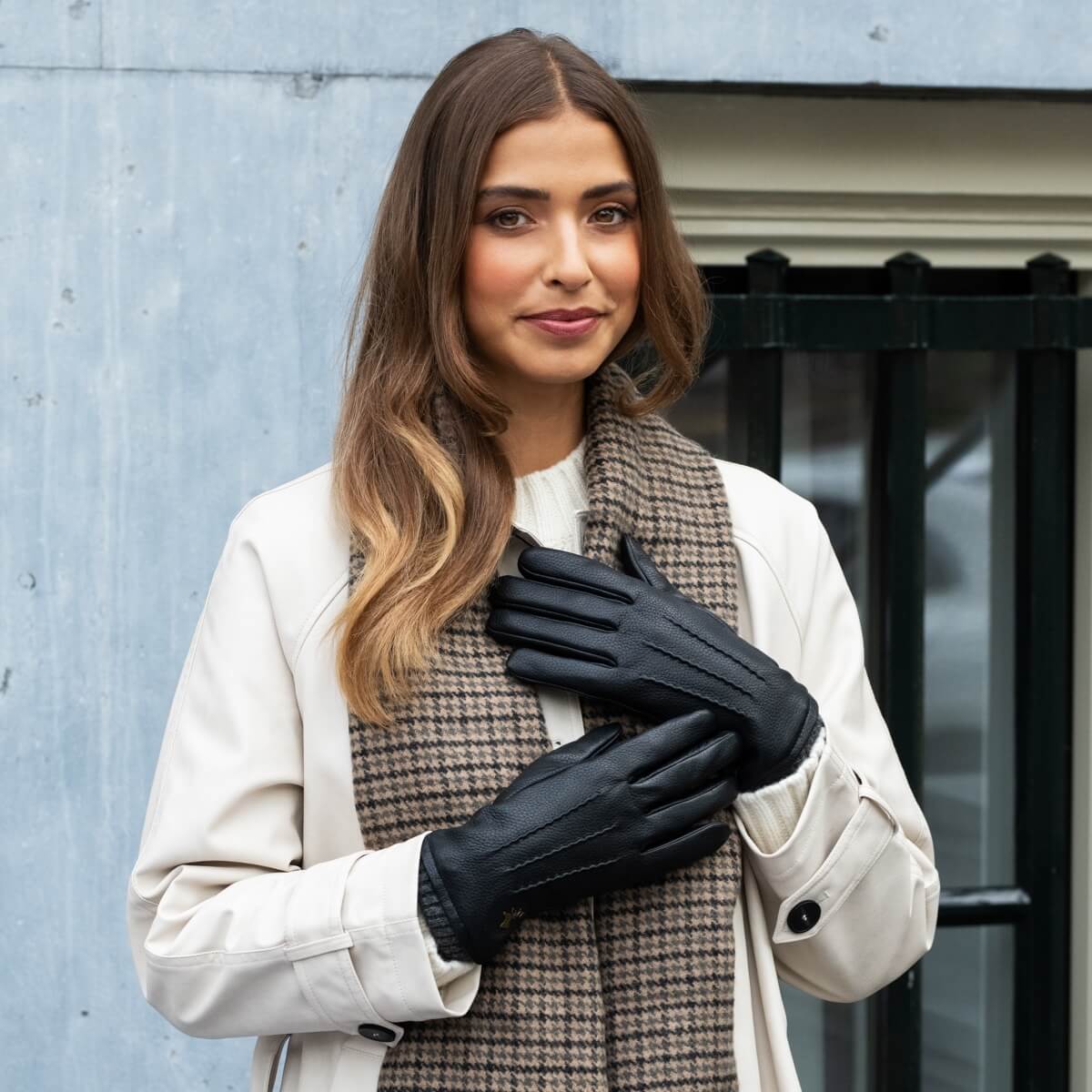 Emily (black) – Deerskin (American deerskin) leather gloves with warm wool lining - Image 10