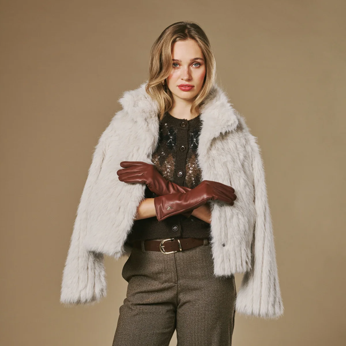 Emma (brown) - Extra-long sheepskin leather gloves with luxurious cashmere lining & touchscreen feature - Image 4