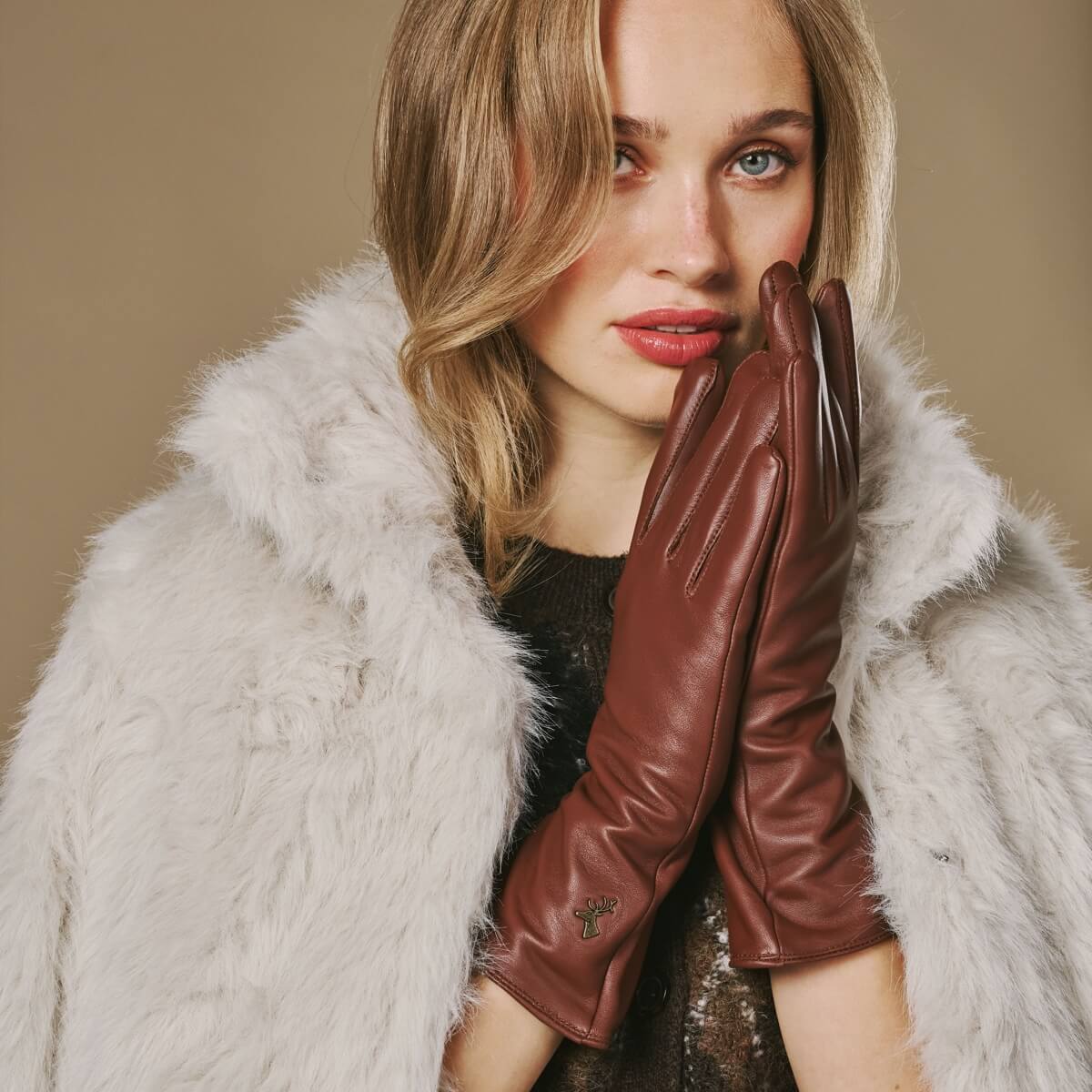 Emma (brown) - Extra-long sheepskin leather gloves with luxurious cashmere lining & touchscreen feature - Image 9
