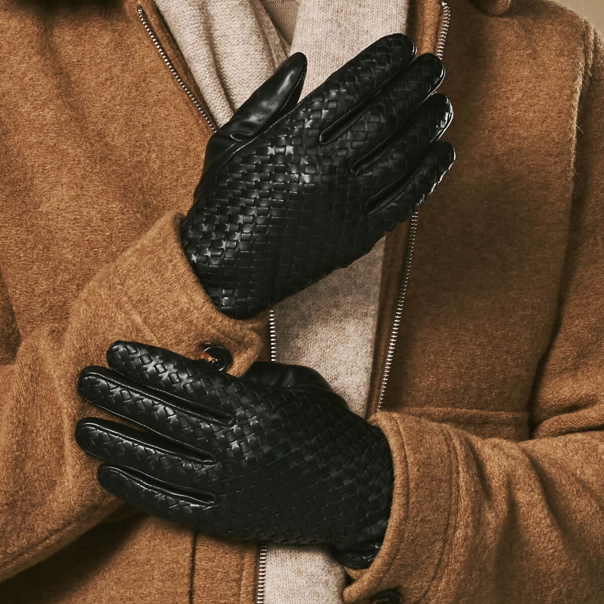 Frederick (black) - Basketweave pattern gloves with wool lining and touchscreen feature - Image 8