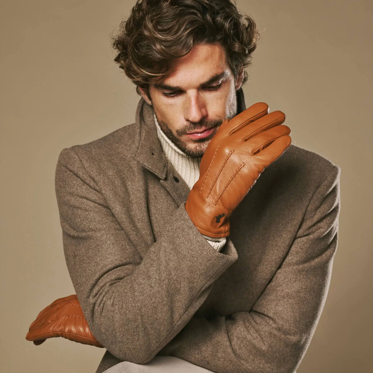 Harvey (cognac) - Goatskin leather gloves with luxurious wool lining & touchscreen feature - Image 9