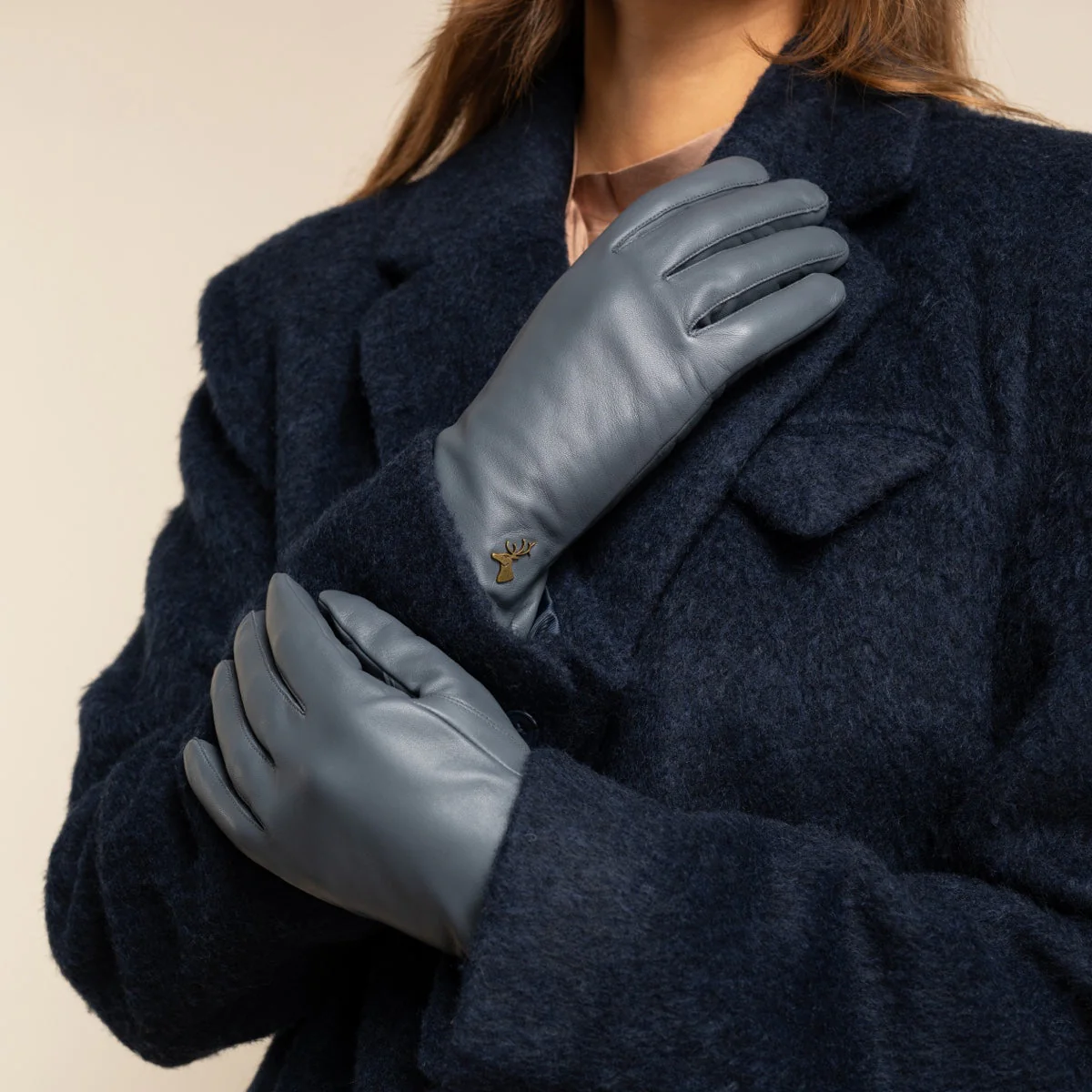 Ivy (grey) – Sheepskin leather gloves with wool/cashmere lining & touchscreen feature - Image 10