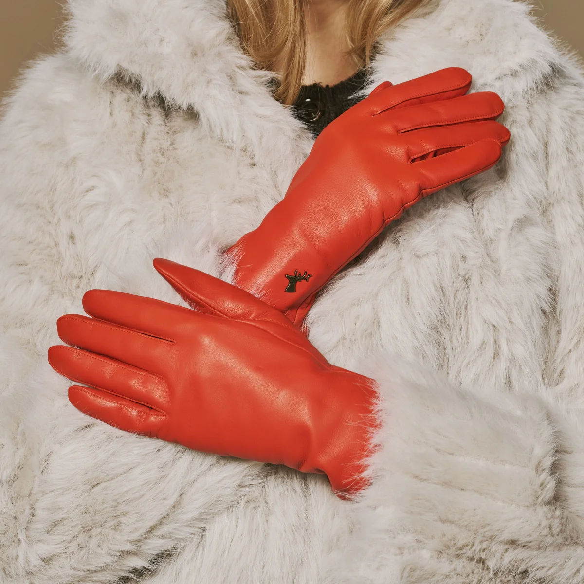 Ivy (orange) – Sheepskin leather gloves with wool/cashmere lining & touchscreen feature - Image 3