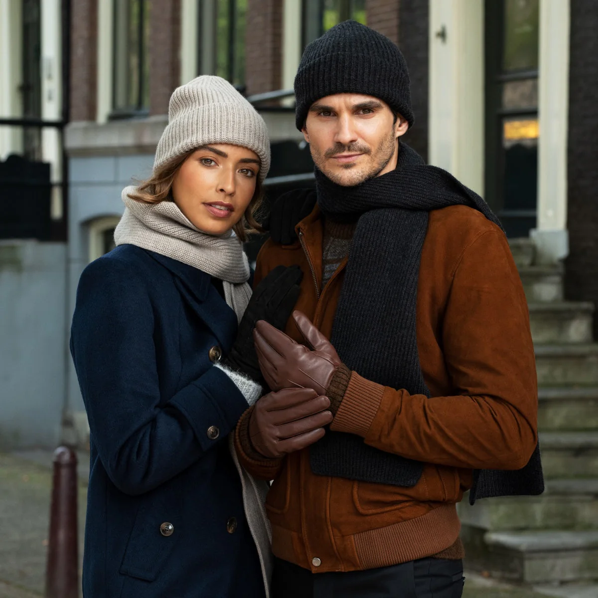 James (brown) - Classic sheepskin leather gloves with luxurious cashmere lining & touchscreen feature - Image 7