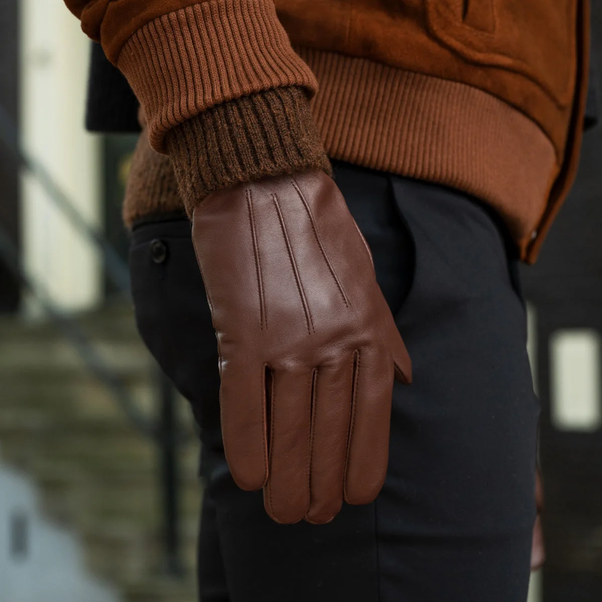 James (brown) - Classic sheepskin leather gloves with luxurious cashmere lining & touchscreen feature - Image 8