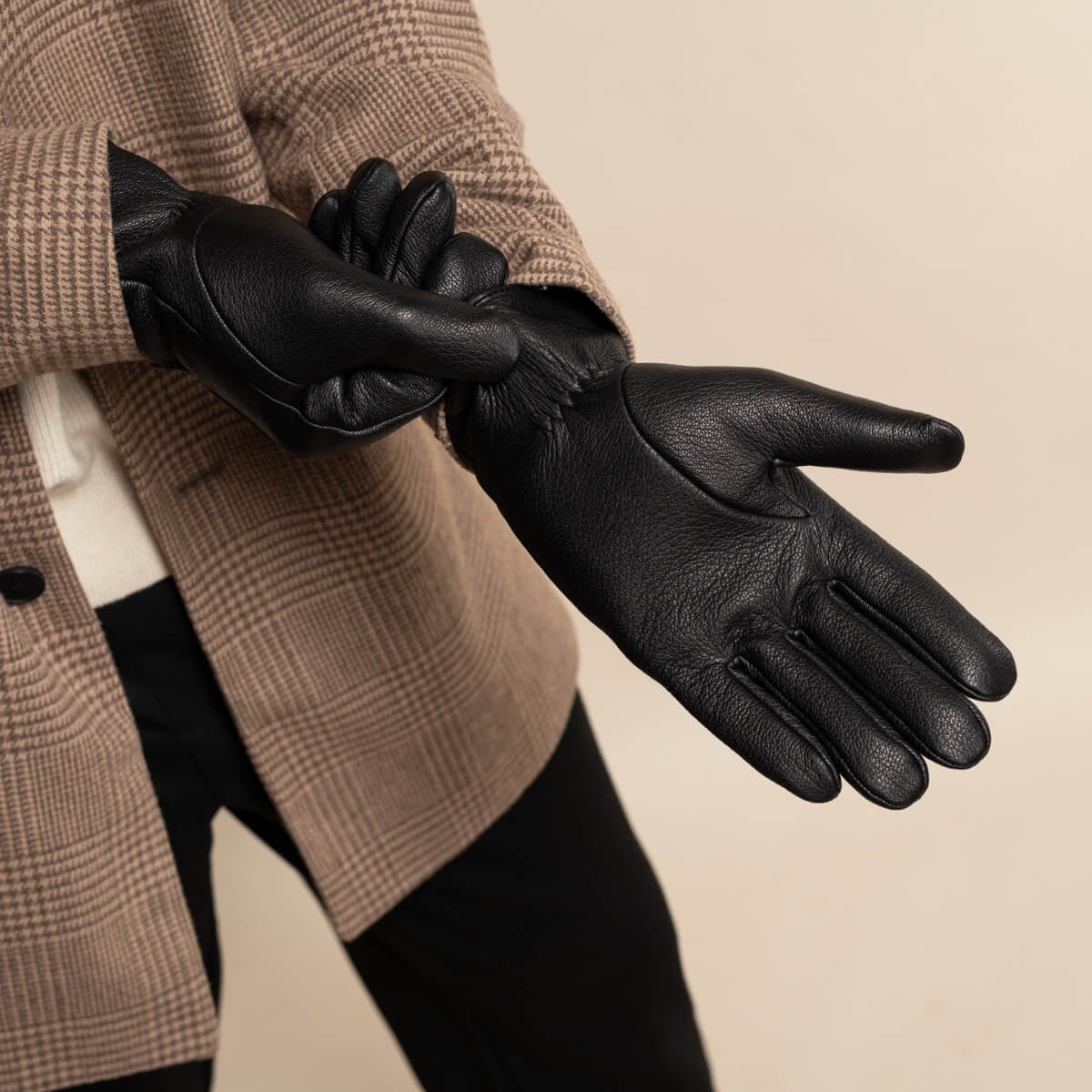 Jaxon (black) - Goatskin leather gloves with luxurious faux fur lining & touchscreen feature - Image 13