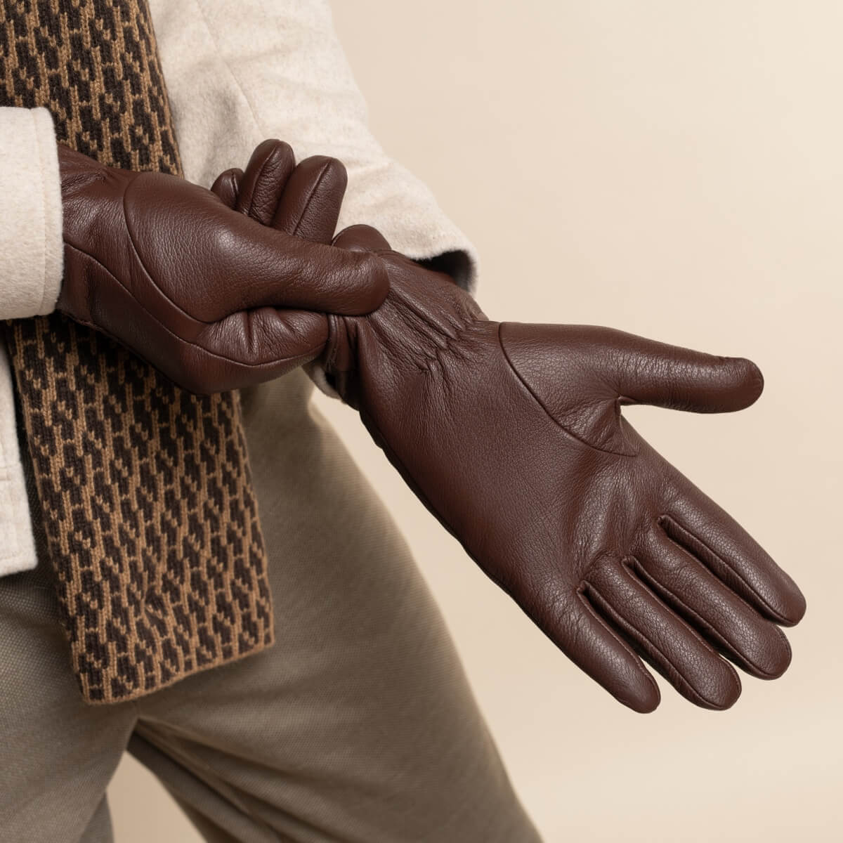 Jaxon (brown) - Goatskin leather gloves with luxurious faux fur lining & touchscreen feature - Image 11