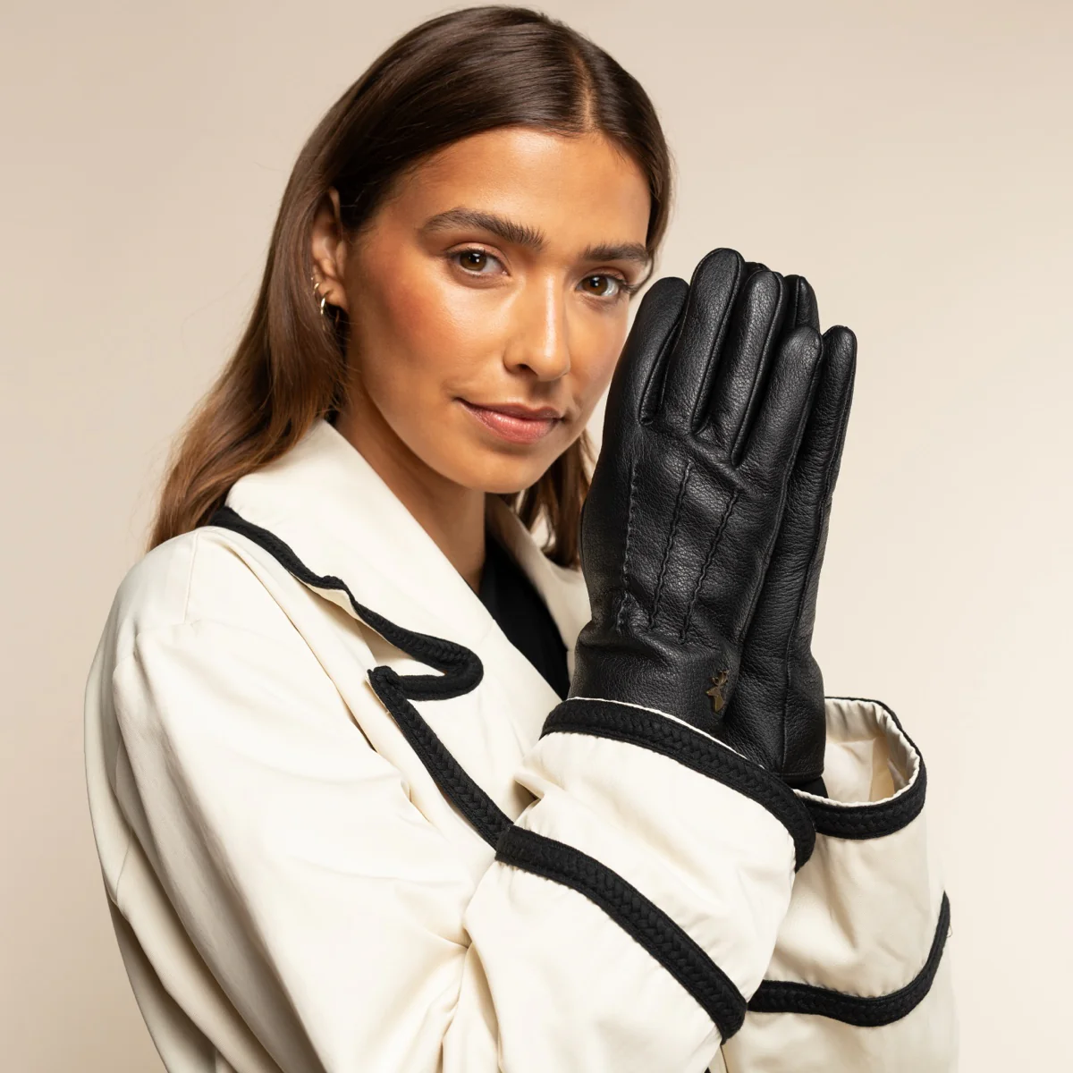 Julia (black) - Goatskin leather gloves with luxury faux fur lining & touchscreen feature - Image 11