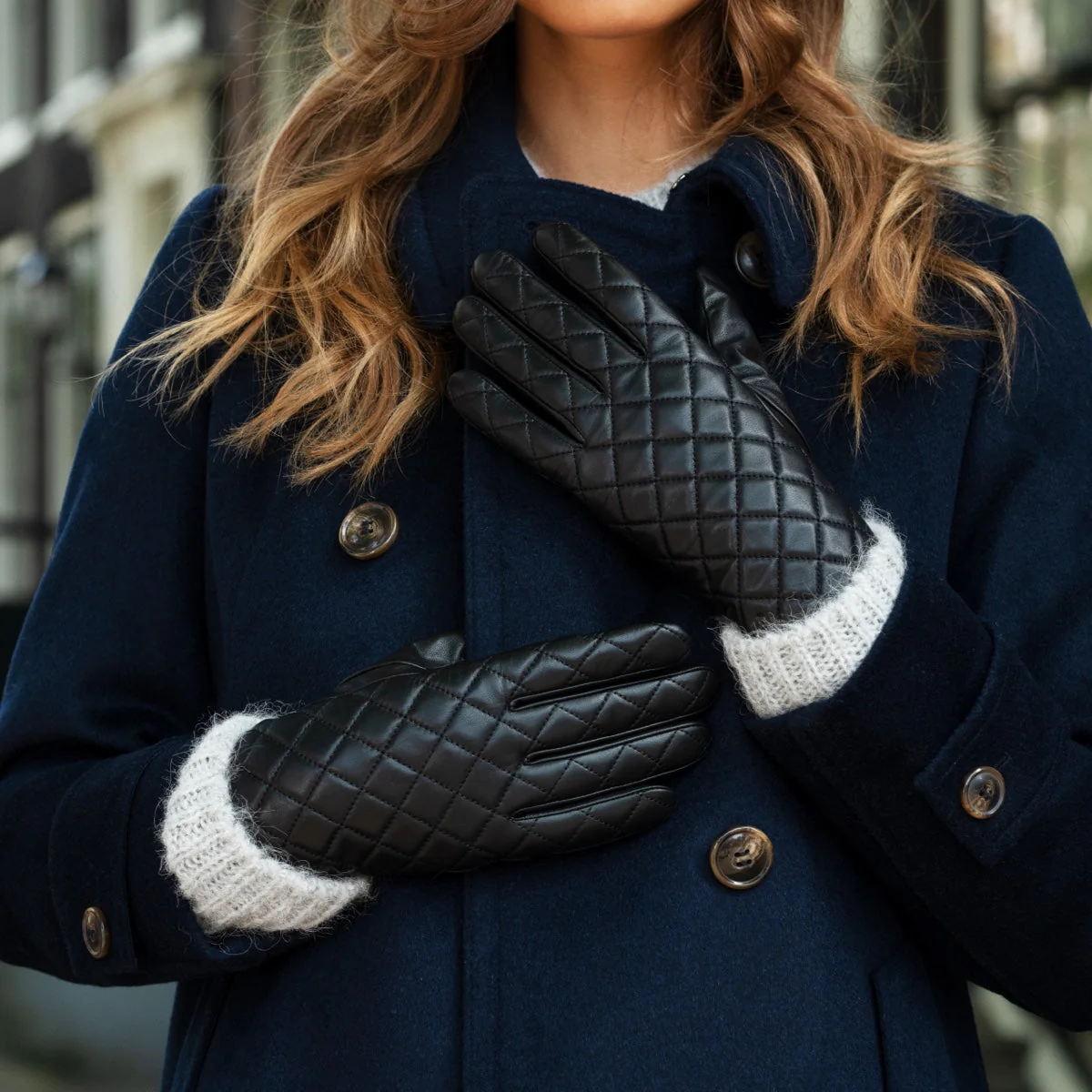 Kira (black) - Sheepskin leather gloves with wool/cashmere lining & touchscreen feature - Image 10