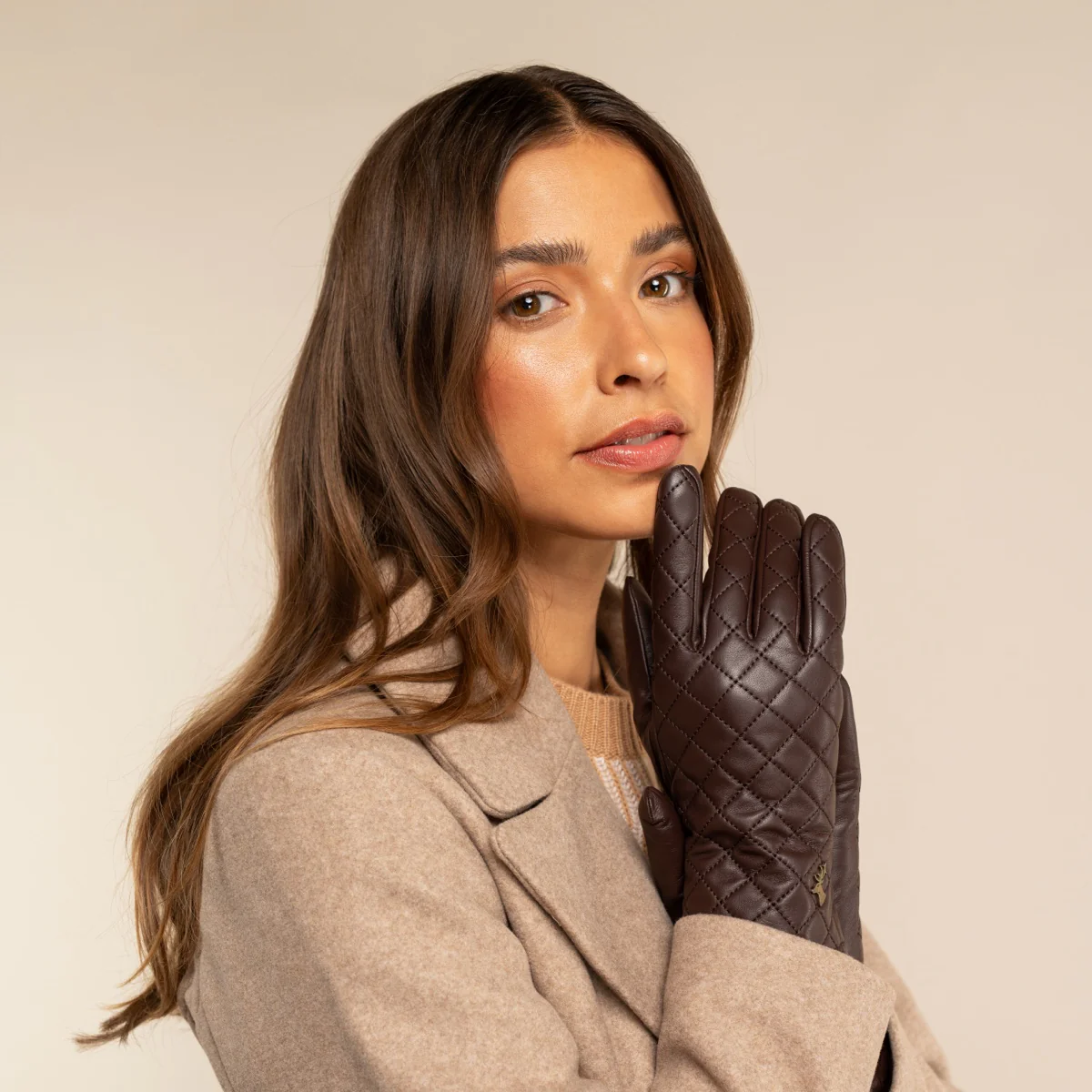 Kira (brown) - Sheepskin leather gloves with wool/cashmere lining & touchscreen feature - Image 12
