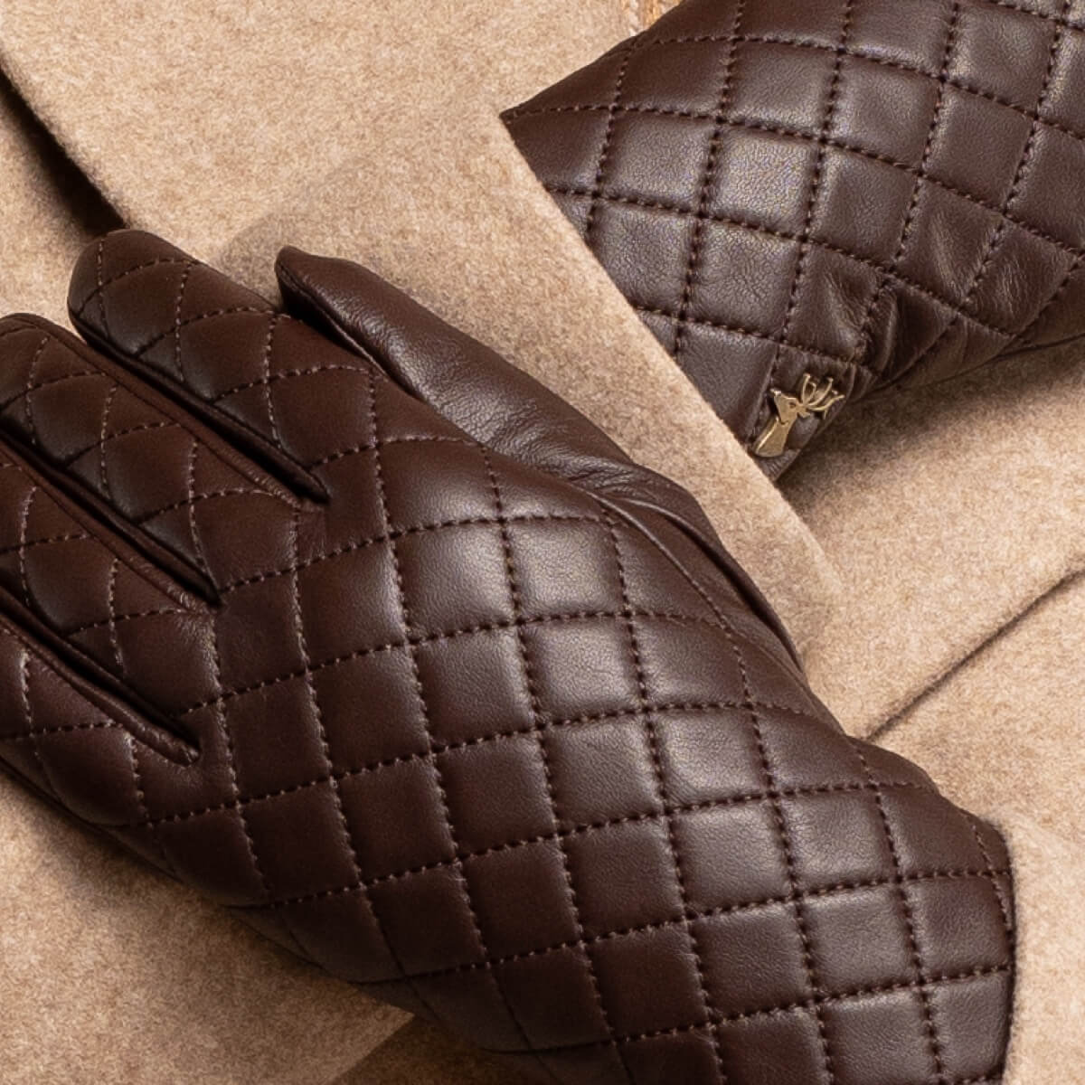 Kira (brown) - Sheepskin leather gloves with wool/cashmere lining & touchscreen feature - Image 15