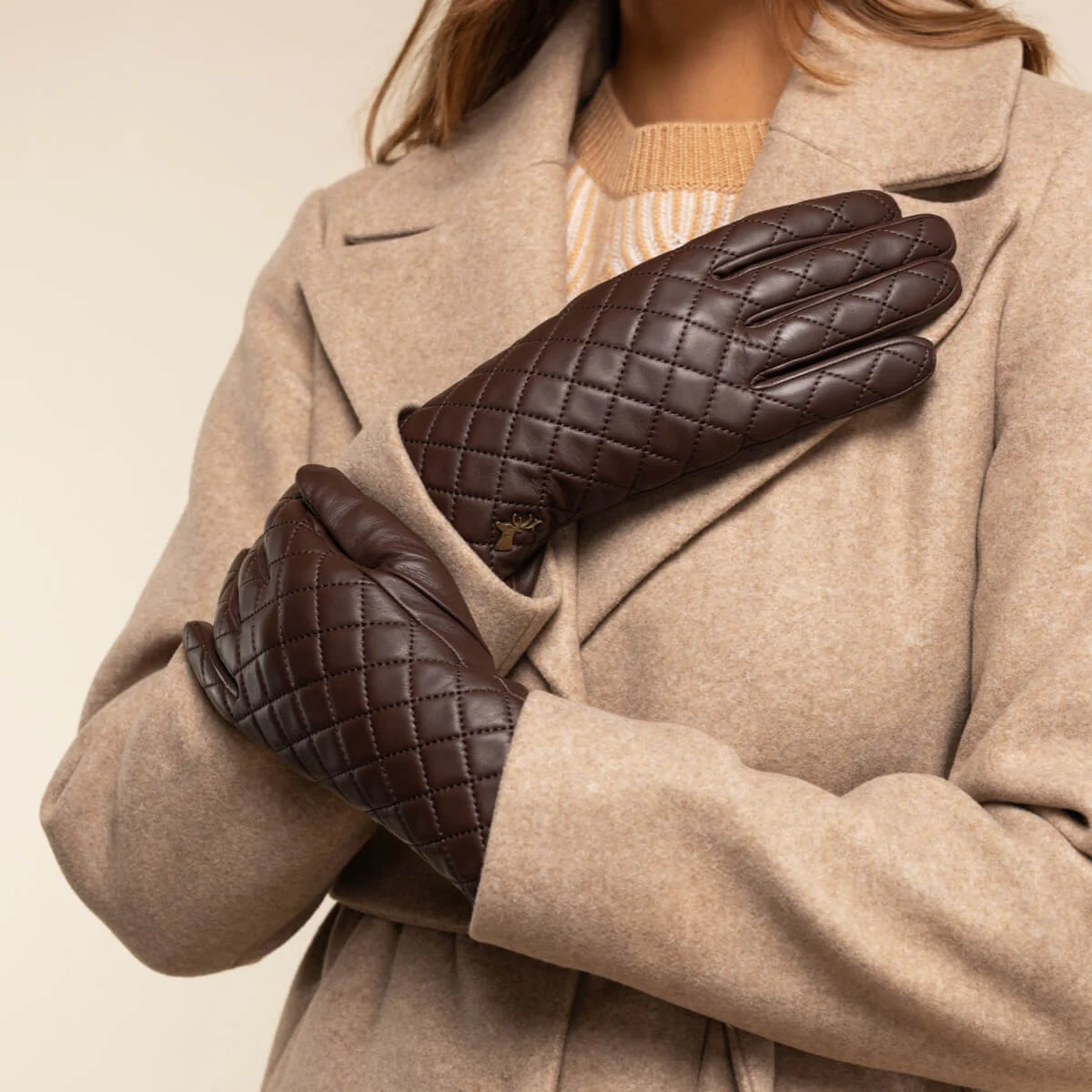 Kira (brown) - Sheepskin leather gloves with wool/cashmere lining & touchscreen feature - Image 6