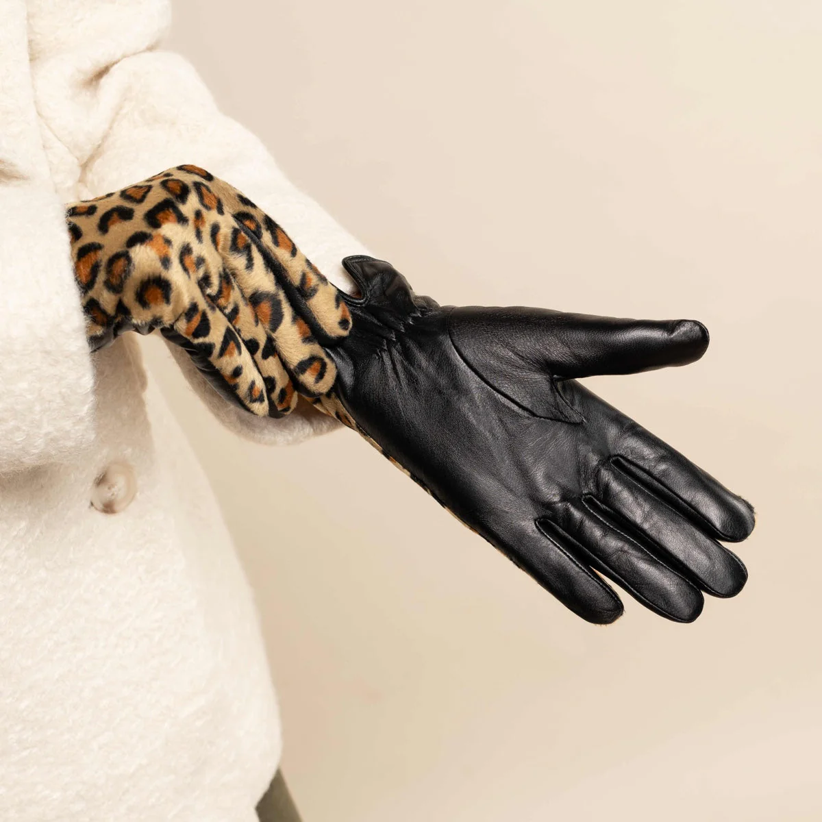 Leopard (yellow) - Sheepskin leather gloves with warm fleece lining & touchscreen feature - Image 12