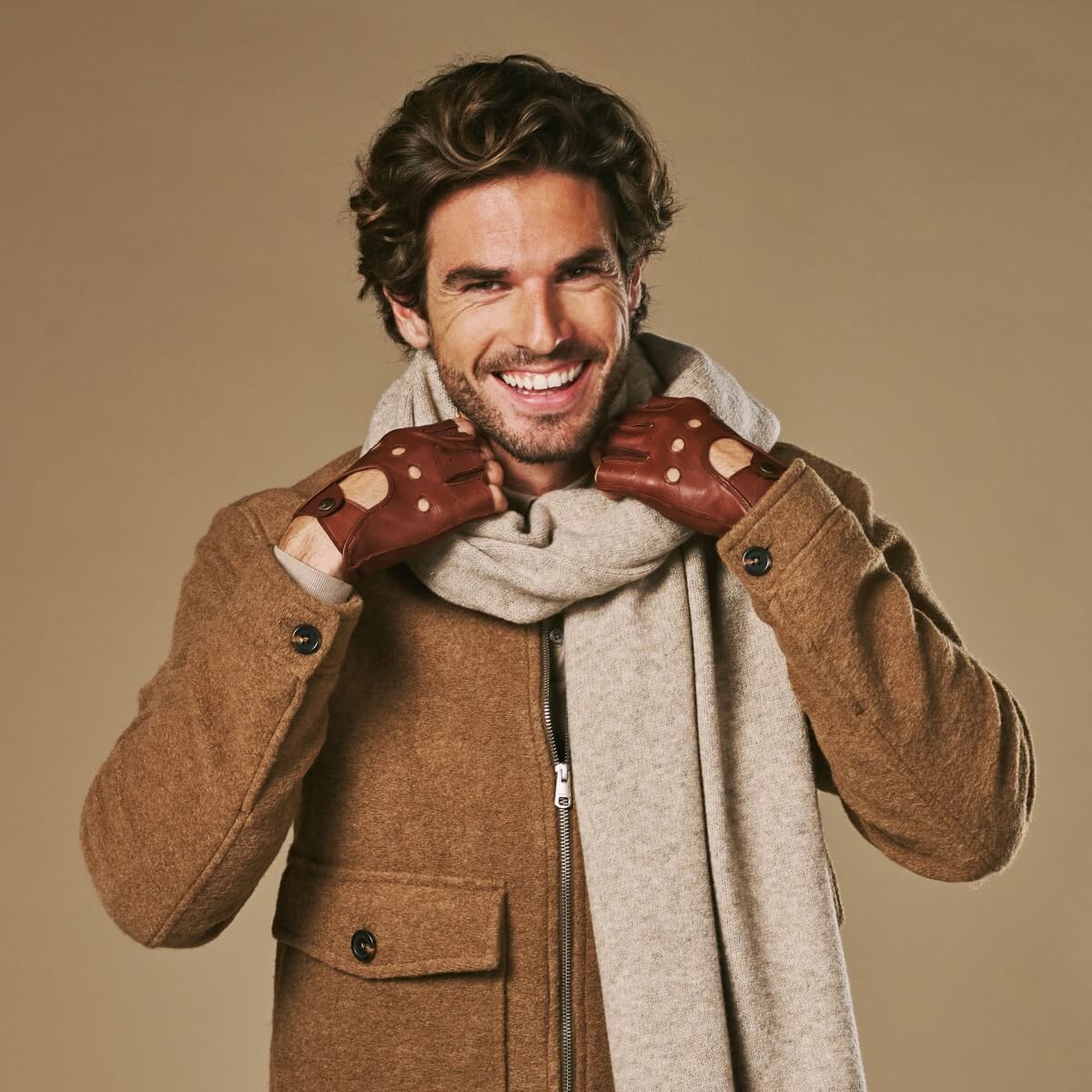 Liam (brown) - Classic men’s fingerless lambskin driving gloves - Image 10