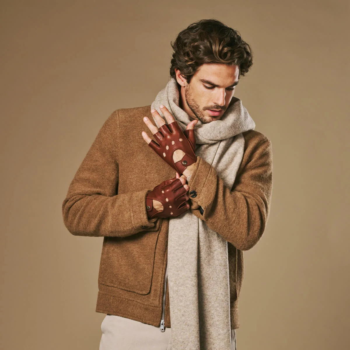 Liam (brown) - Classic men’s fingerless lambskin driving gloves - Image 7