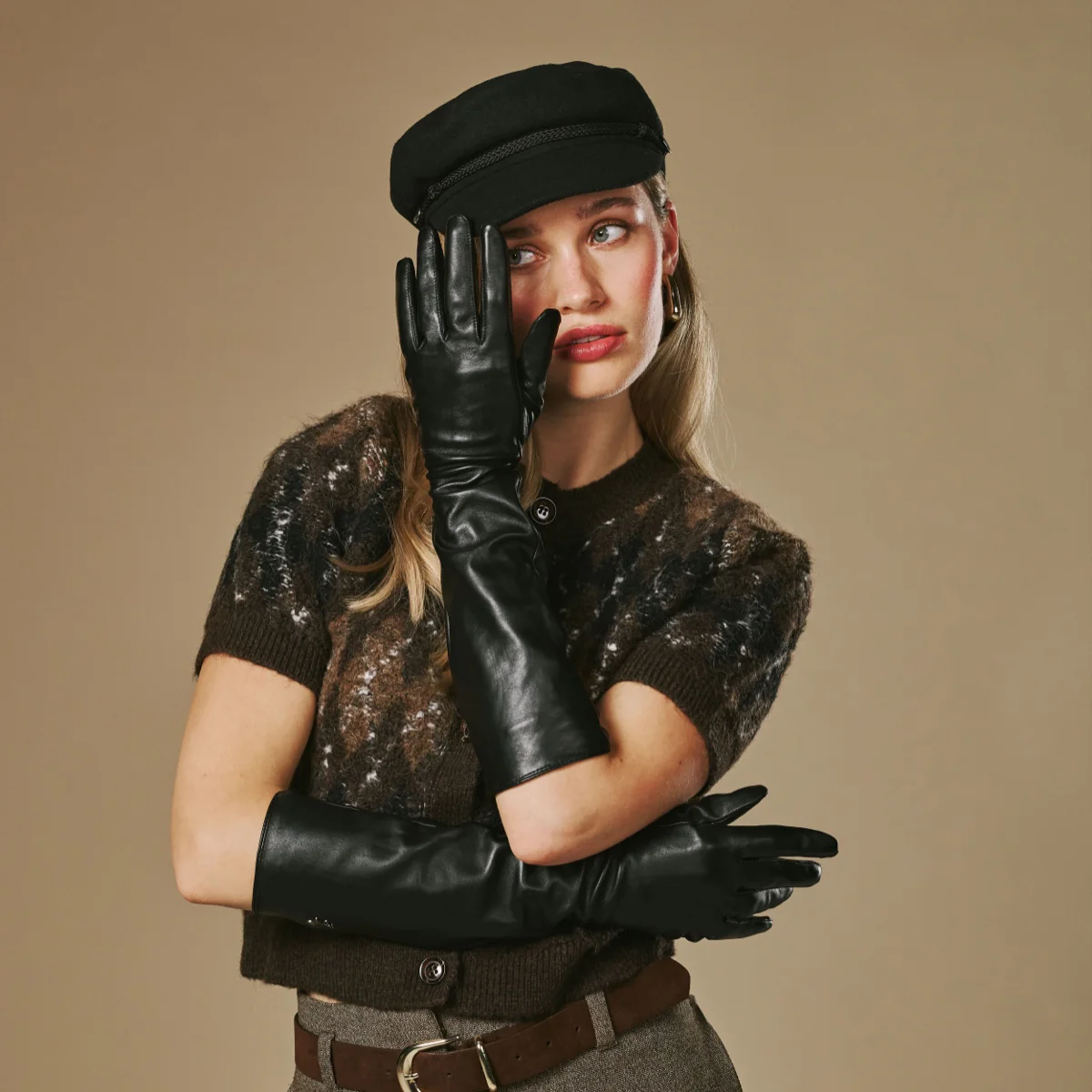 Rosemary (black) - Extra long gloves from lambskin leather with silk lining and touchscreen feature - Image 6