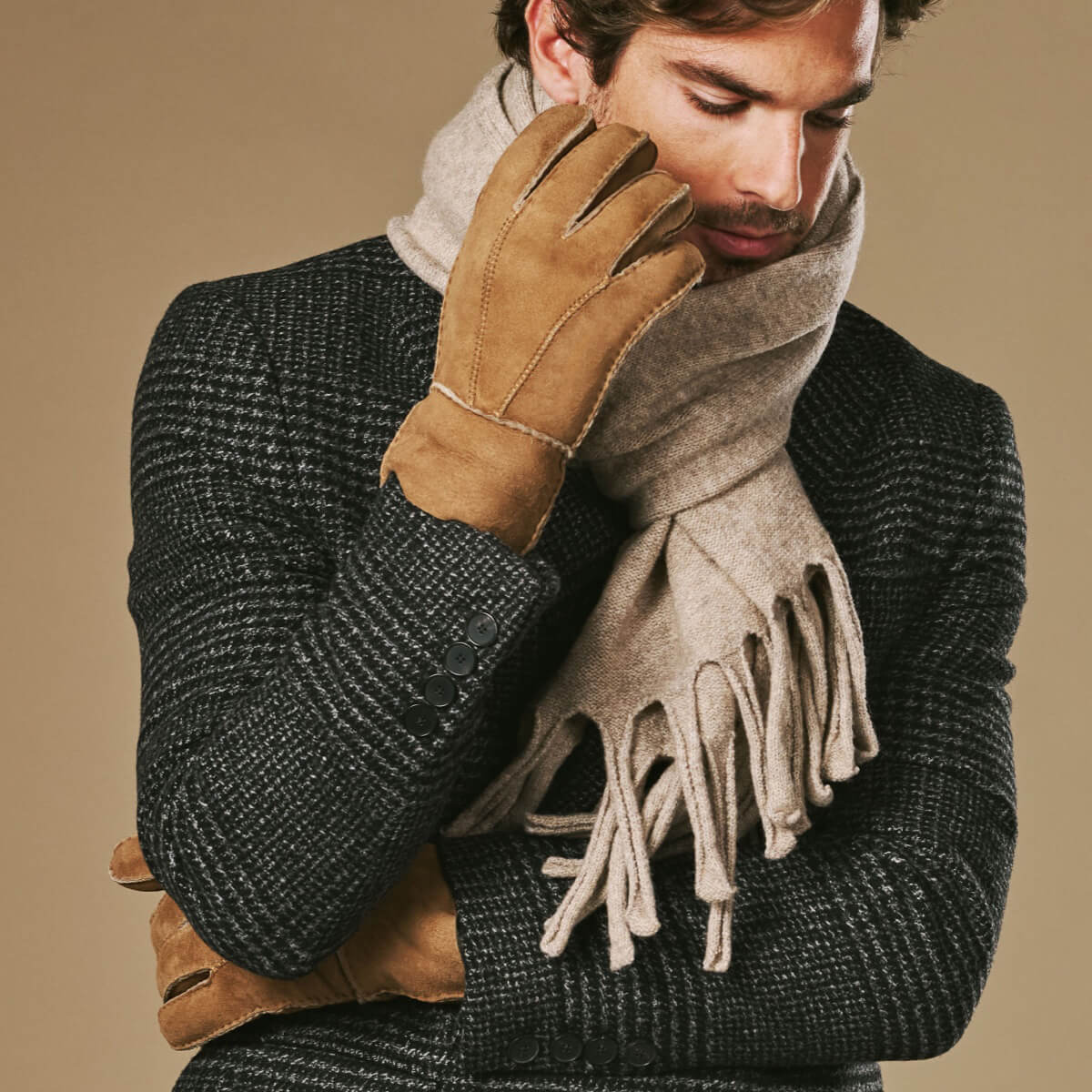 Taylor (camel) - Men's patchwork sheepskin gloves with warm sheep fur lining - Image 9
