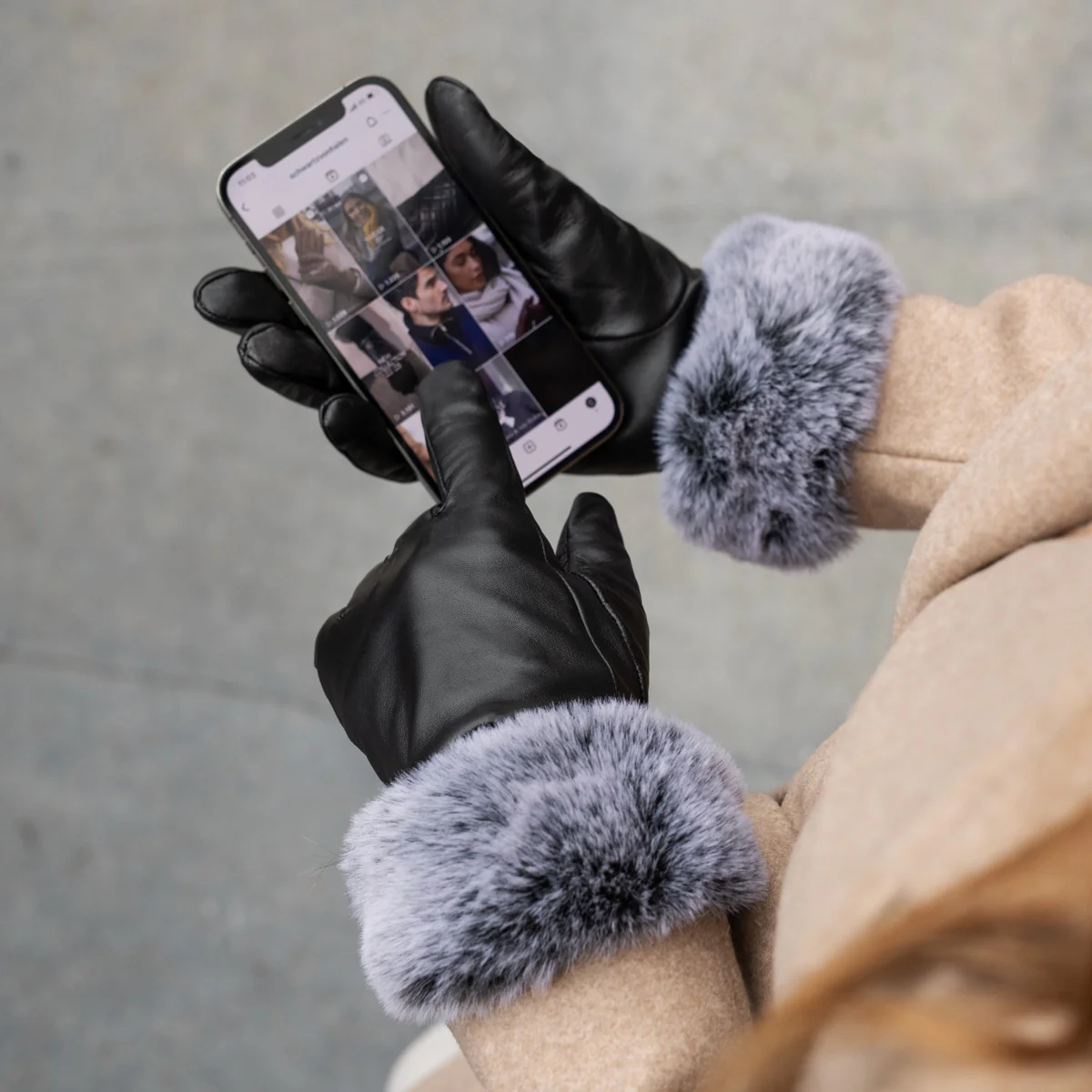 Vera (black) – Luxurious leather gloves with faux fur at the wrist and touchscreen feature - Image 5
